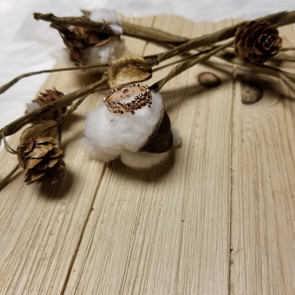 🌸🌸So Cute Lucky Daisy Plum 14K plated Band Ring🌸🌸 - Picture 7 of 8